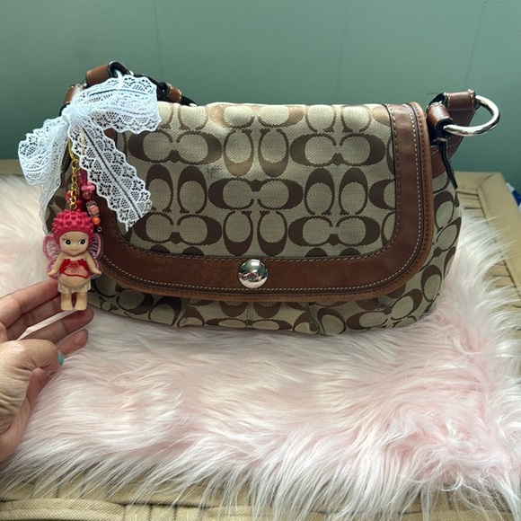 Coach Vintage Tan and Brown Signature Shoulder Bag - Picture 1 of 16